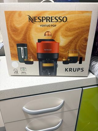 Cafetera Nespresso Blanca y Negra más cápsulas!!