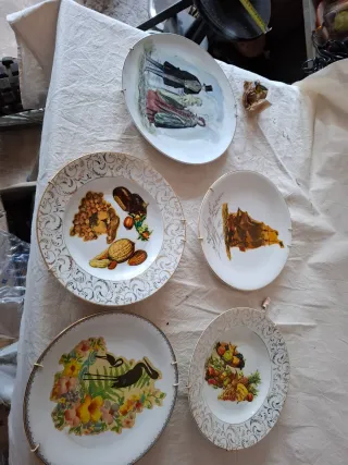 Piatti da collezione da appendere