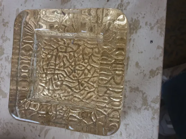 Cenicero cristal fondo papel oro