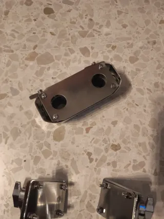 Patas bombo y abrazadera tom