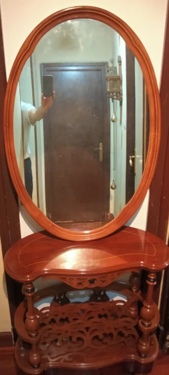 SPLENDIDO SPECCHIO DA PARETE CON CORNICE IN LEGNO E CRISTALLO