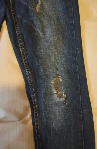 Pantalones vaqueros desgastados azules