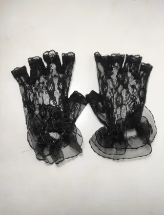 Guantes negros de encaje sin dedos y con volantes