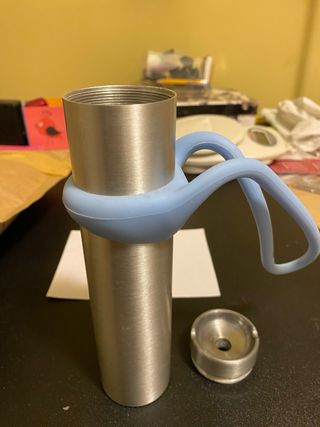 Cenicero metálico para balcón