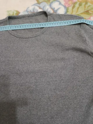 Camiseta gris de manga corta