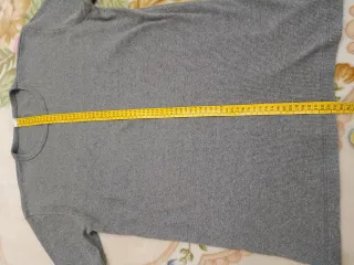 Camiseta gris de manga corta