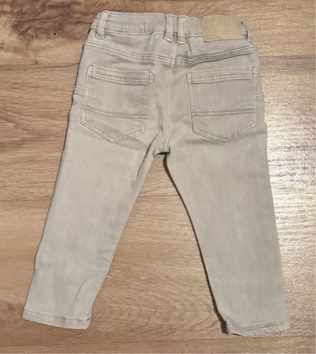 Vaquero Zara niño beige