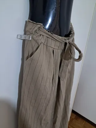 Pantaloni in lino beige