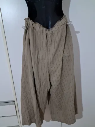 Pantaloni in lino beige