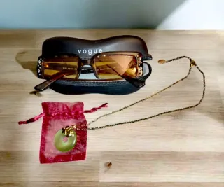 Gafas Vogue y Colgante