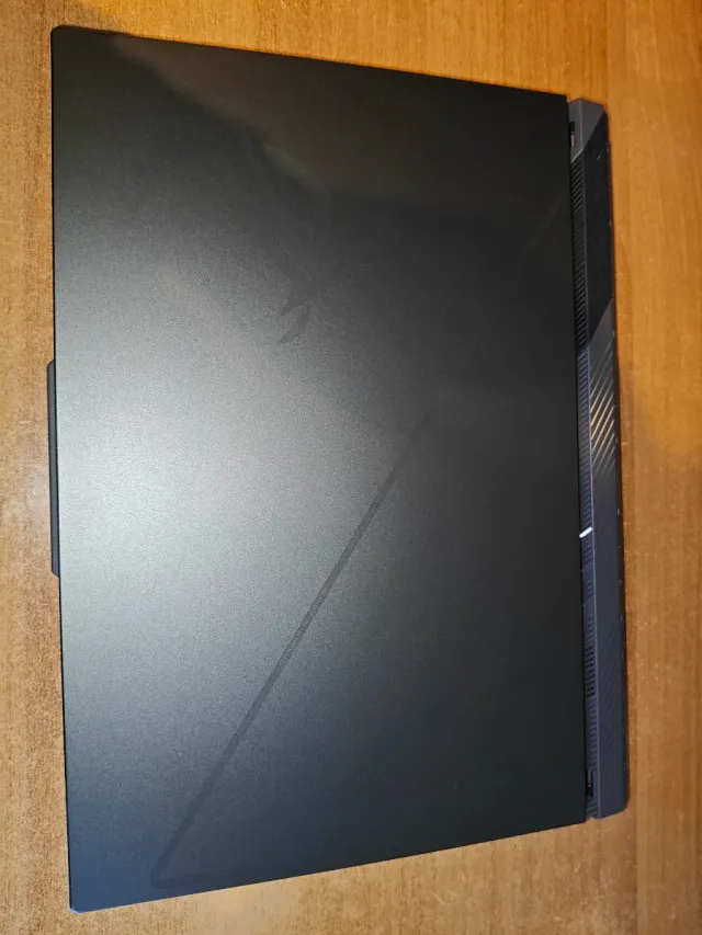 Asus Rog Strix RTX4060/i7-13650HX 16"QHD 240Hz