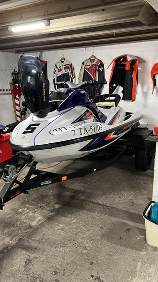 Moto de agua Yamaha WaveRunner 1300
