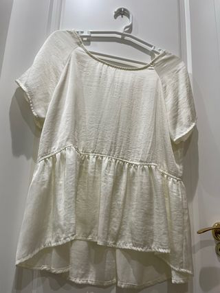 Blusa Beige Fiesta Corta Delante Larga Detrás