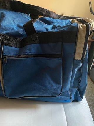 Bolsa de viaje azul y beige