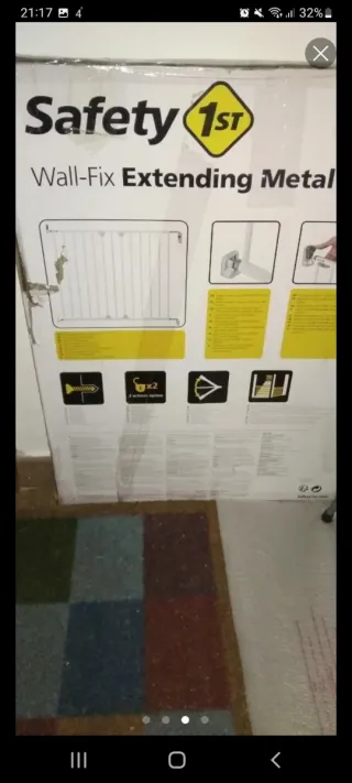 Puerta de seguridad blanca