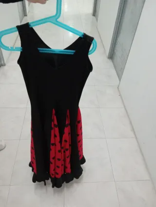 Vestido Flamenca Niña Negro y Rojo talla 8
