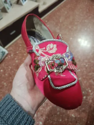 Traje de Fallera 9 años, con zapatos talla 36/37