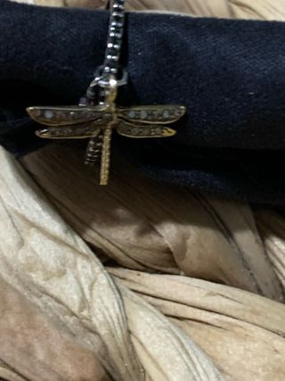 Anillo circonitas negras y libélula.