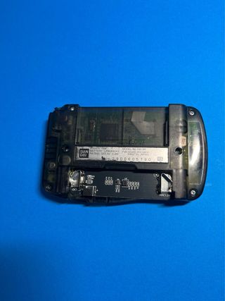 WonderSwan con pantalla IPS y carga USB