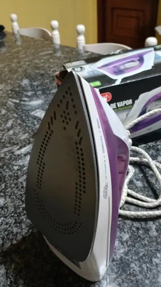 Plancha de Vapor Tiyset EL-2026D