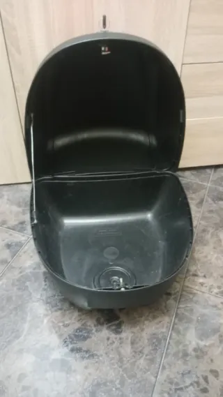 Maletín de moto con llave