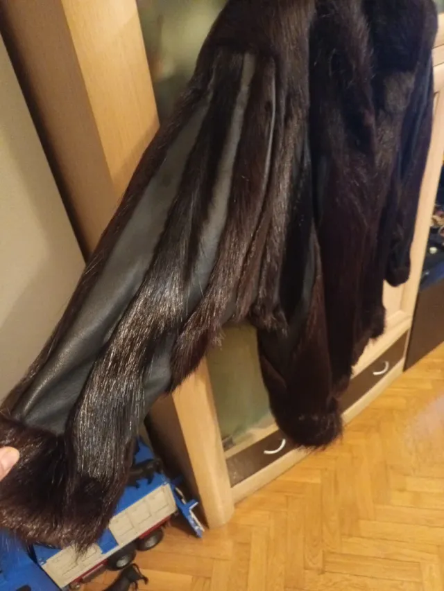 Chaquetón de cuero con pelo