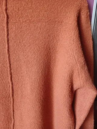 Jersey color teja cuello alto - Buen precio