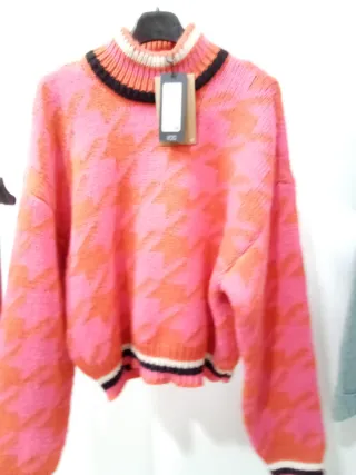 Vendemos lotes de ropa de mujer