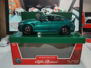 Alfa Romeo Giulia GTAm scala 1.18 marca Burago