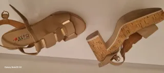 Sandalias REPO Piel Beige y Doradas