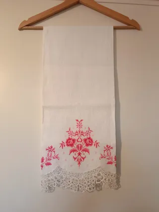 Asciugamano ricamato