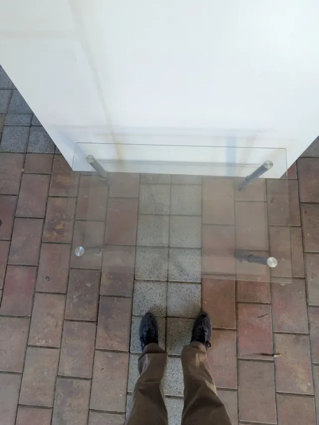 Mesa baja cristal y metal