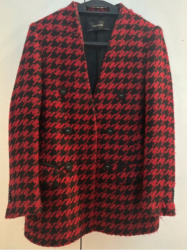 Blazer Zara Doble Botonadura Rojo y Negro
