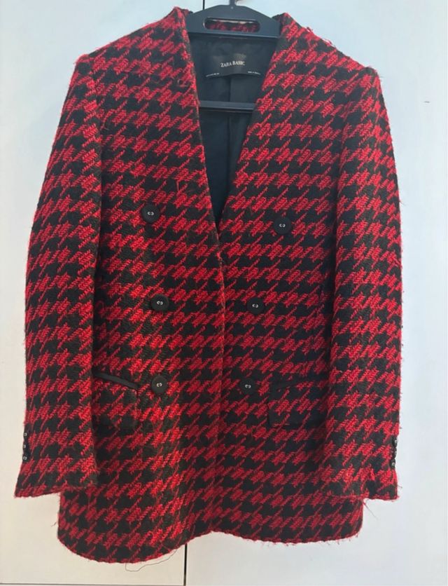 Blazer Zara Doble Botonadura Rojo y Negro