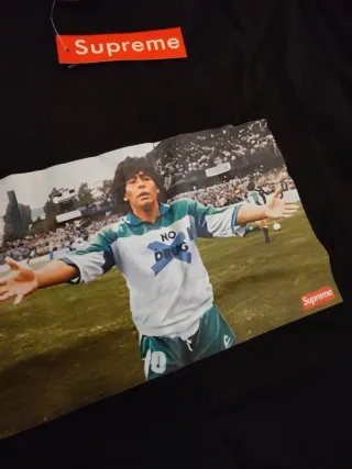 Camiseta Supreme Maradona Talla M