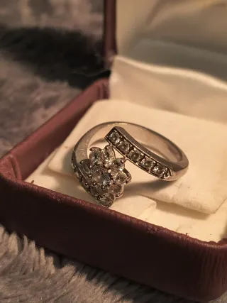 Anillo Oro Blanco 18 kilates Diamantes 15 pz.R1