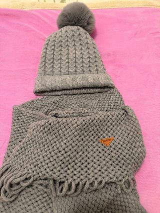 Conjunto gorro y bufanda polar gris