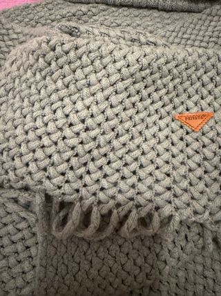 Conjunto gorro y bufanda polar gris