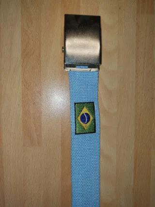 Set cinture con bandiere e scritte