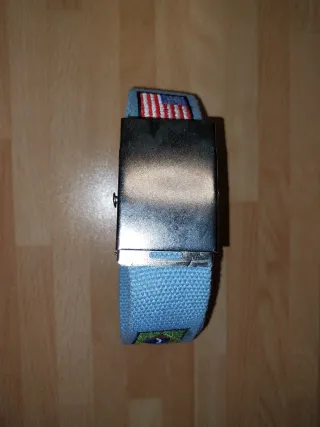 Set cinture con bandiere e scritte