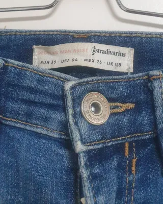 Vaqueros Stradivarius rotos mujer