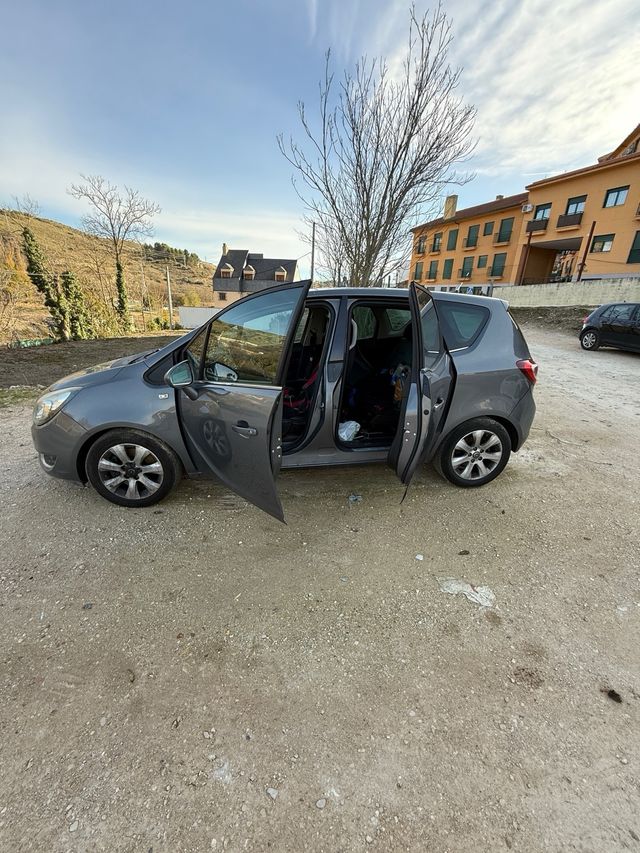 Opel Meriva 2015