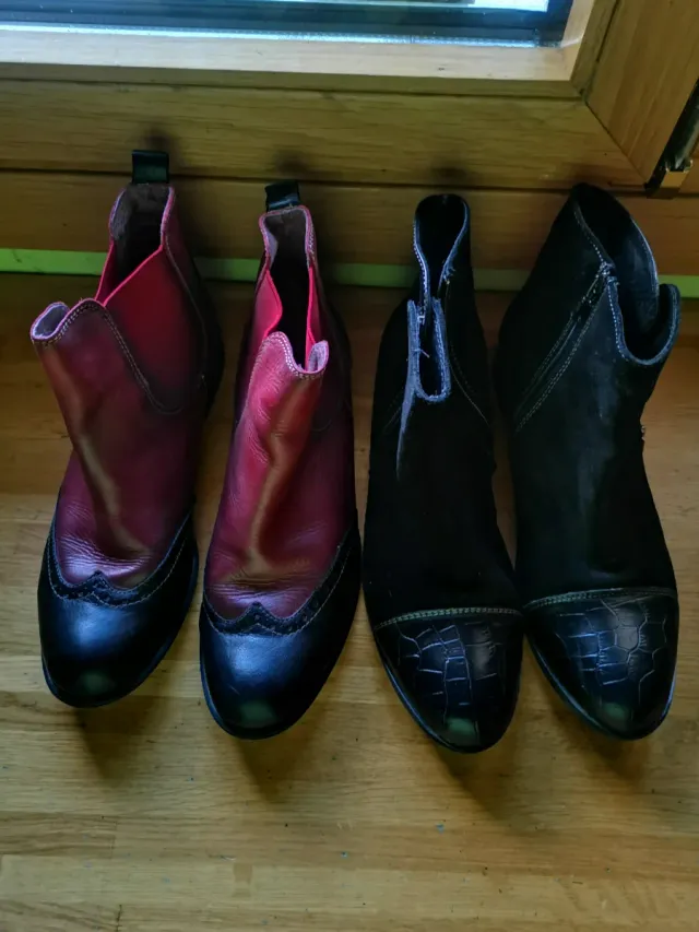 2 pares botas piel negras y burdeos