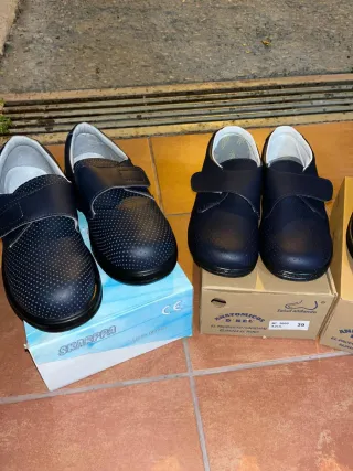 Zuecos D.Bell Talla 40 Negros