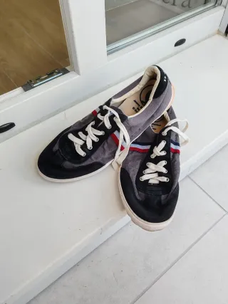 Zapatillas El Ganso grises y azul marino