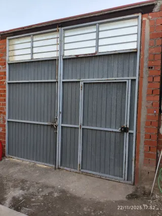 Puerta de hierro 3,38m ancho x 3,15m alto