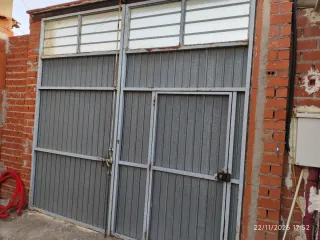 Puerta de hierro 3,38m ancho x 3,15m alto