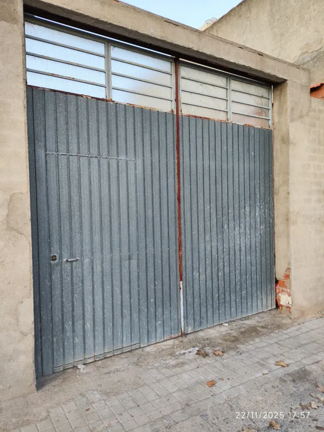 Puerta de hierro 3,38m ancho x 3,15m alto