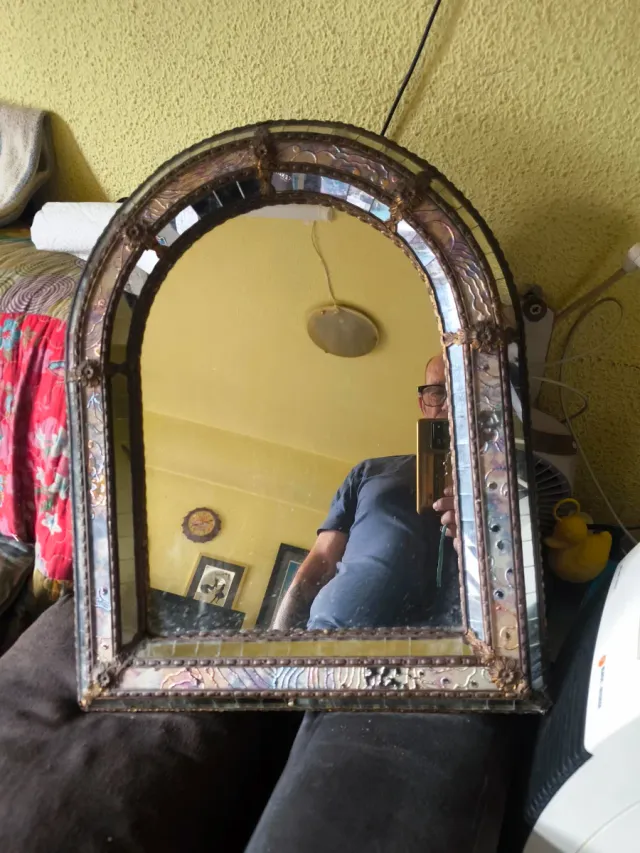 Espejo veneciano con un arco