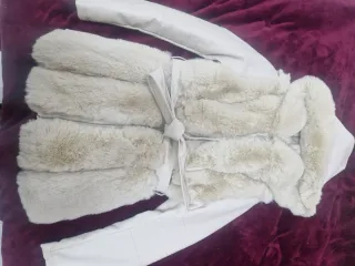 Abrigo de pelo y piel beige